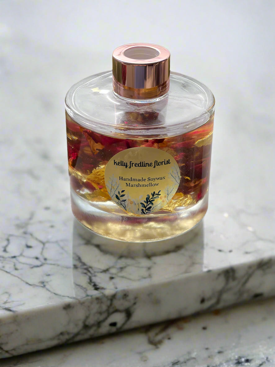 Elevate your space with our luxurious reed diffuser, made with pure essential oils for a long-lasting, natural fragrance. Perfect for home, office, or spa, this elegant diffuser provides a flameless, hassle-free scent experience, promoting relaxation, wellness, and a refreshing ambiance. 🌿✨