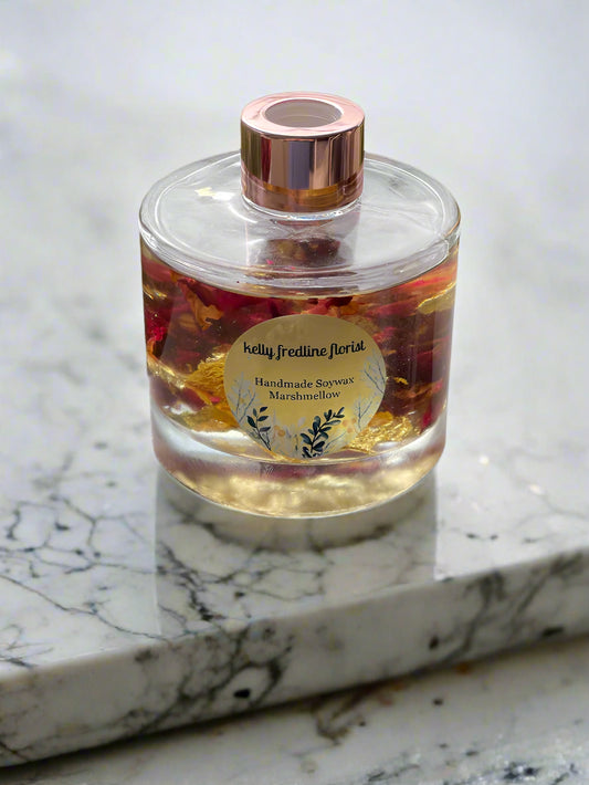 Elevate your space with our luxurious reed diffuser, made with pure essential oils for a long-lasting, natural fragrance. Perfect for home, office, or spa, this elegant diffuser provides a flameless, hassle-free scent experience, promoting relaxation, wellness, and a refreshing ambiance. 🌿✨