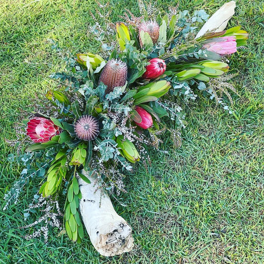 DRIFTWOOD FLORAL DISPLAY